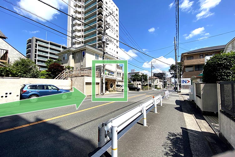 ４．左前方に当クリニックがございます。