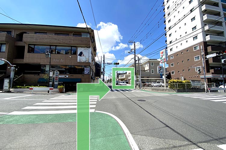 ５．右前方に当クリニックがございます。